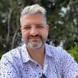 Meet your Posher, Eyal